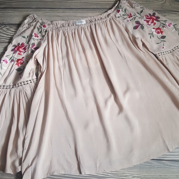 Last 1!! Chic boho Blouse Small - Picture 2 of 5